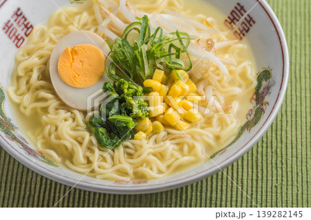 春限定 菜の花塩ラーメン 春限定 菜の花塩ラーメン 139282145