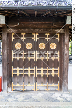 京都東山 不明門(旧伏見城城門)豊臣時代の伏見城の遺構 京都東山 不明門(旧伏見城城門)豊臣時代の伏見城の遺構 139283294