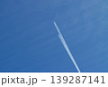 青空に伸びる飛行機雲 139287141