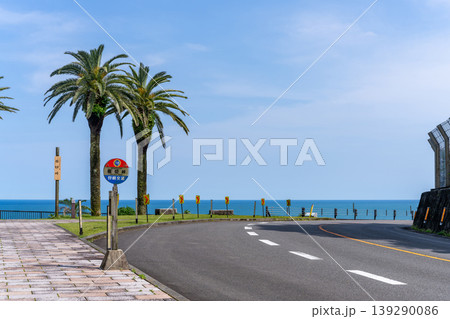 堀切峠の海沿い道路 139290086