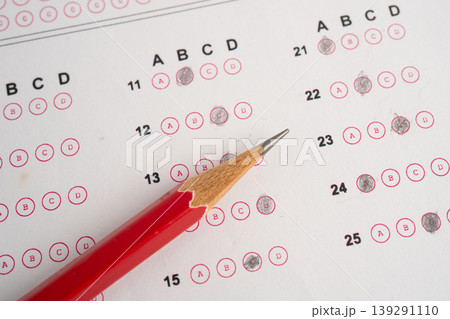 Answer sheets with pencil drawing fill to select choice, education. Answer sheets with pencil drawing fill to select choice, education. 139291110