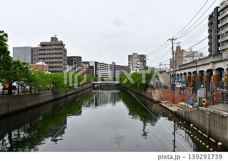 旭橋から眺める大岡川と日ノ出町の町並 139291739