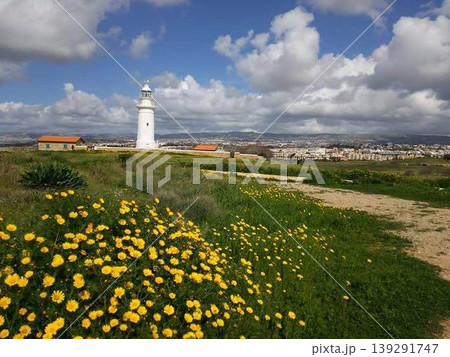 キプロスの灯台と春の野花 / Lighthouse and Wildflowers, Cyprus キプロスの灯台と春の野花 / Lighthouse and Wildflowers, Cyprus 139291747
