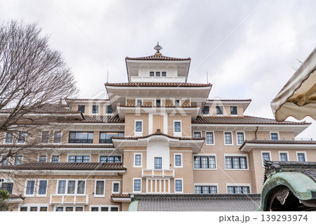 弥栄会館（帝国ホテル京都）祇園甲部歌舞練場敷地内にある建築物　有形文化財 139293974