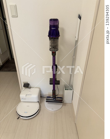 Anker Eufy RoboVac 自動ゴミ収集ステーション付き ロボット掃除機 ホワイト Anker Eufy RoboVac 自動ゴミ収集ステーション付き ロボット掃除機 ホワイト 139294305