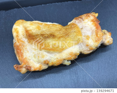 スレートプレートと鶏の照焼き イメージ 139294671