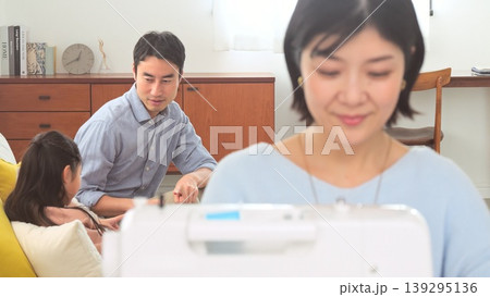 家族の会話 ミシン イメージ 家族の会話 ミシン イメージ 139295136