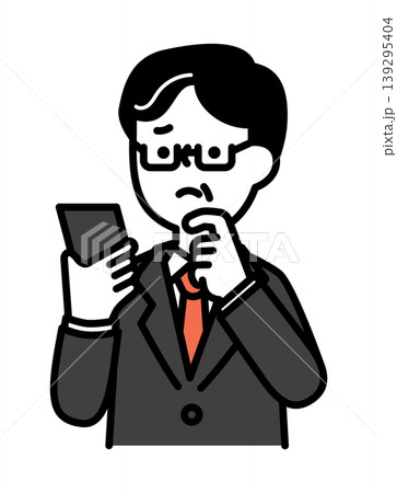 スマートフォンを持っている困り顔のシニア男性のイラスト 139295404