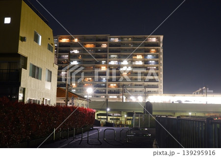 住宅街の夜景 住宅街の夜景 139295916