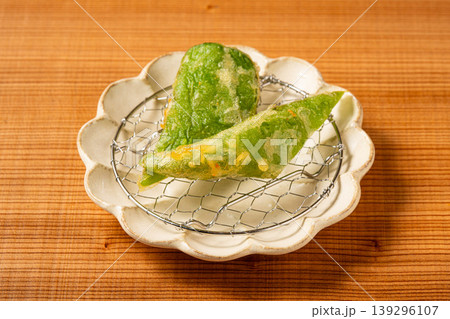 万願寺とうがらしの天ぷら 京野菜の上品な揚げ物 139296107