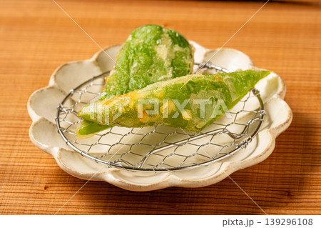 万願寺とうがらしの天ぷら 京野菜の上品な揚げ物 139296108