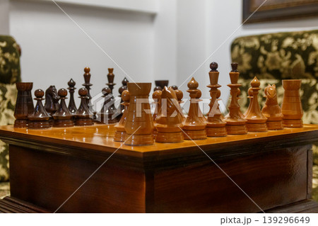 Chess pieces 139296649