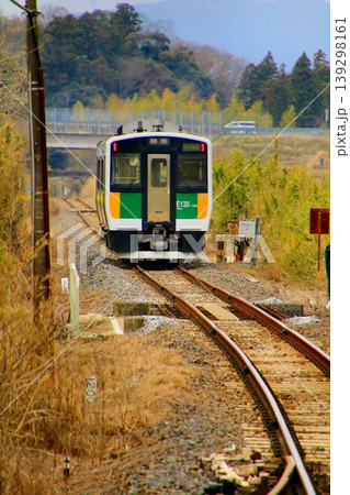 内房と房総半島の内陸を結ぶ非電化路線… JR久留里線・キハE130系100番台 139298161