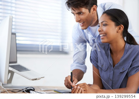 Business people, computer and training or mentorship, advice and collaboration on project or proposal. Staff, technology and internet connection for online research for plan, support and teamwork Business people, computer and training or mentorship, advice and collaboration on project or proposal. Staff, technology and internet connection for online research for plan, support and teamwork 139299554