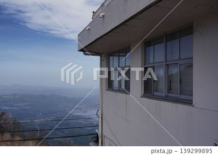 山頂の構造物 山頂の構造物 139299895