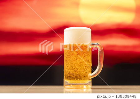 夕焼けとビール 夕焼けとビール 139309449