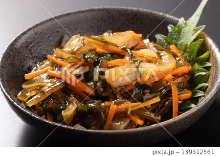 野沢菜昆布 イカ刺し 野沢菜昆布 イカ刺し 139312561