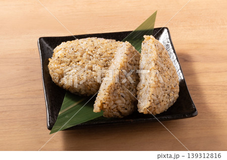 ［国産　米］おやき（しそとごま） 139312816