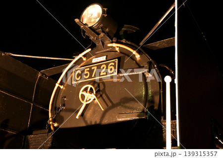 ライトアップされたC57型蒸気機関車 ライトアップされたC57型蒸気機関車 139315357