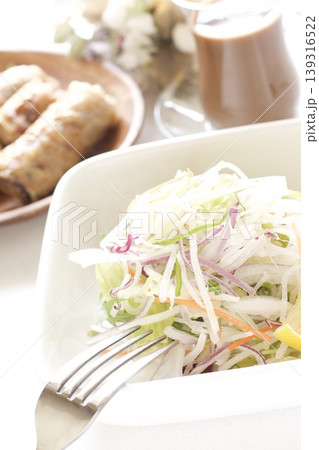 カット野菜の生野菜サラダ カット野菜の生野菜サラダ 139316522