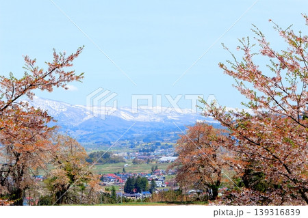 4月の木島平村の風景 信州の風景 春の田園風景 4月の木島平村の風景 信州の風景 春の田園風景 139316839