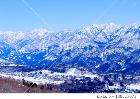 3月の白馬岩岳頂上からの北アルプス 信州の山々 冠雪の北アルプス 3月の白馬岩岳頂上からの北アルプス 信州の山々 冠雪の北アルプス 139317675