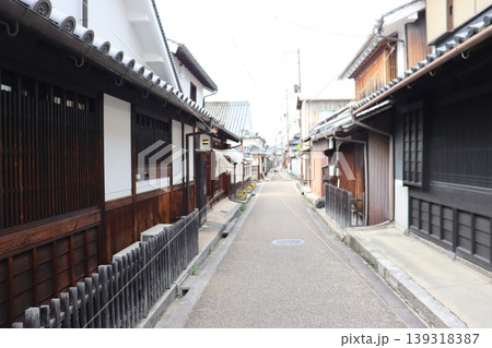 奈良県橿原市今井町の町並み 奈良県橿原市今井町の町並み 139318387