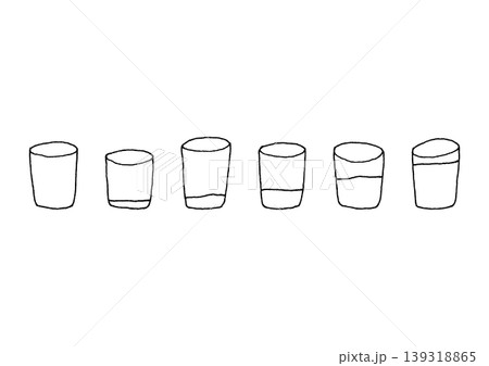 様々な量の飲み物が入っているグラスのゆるい手描きイラストセット(線画) 様々な量の飲み物が入っているグラスのゆるい手描きイラストセット(線画) 139318865