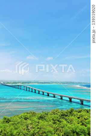沖縄 宮古島 青空の来間大橋と海 沖縄 宮古島 青空の来間大橋と海 139319020