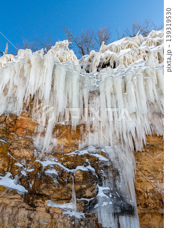 Icicles on the rocks 139319530