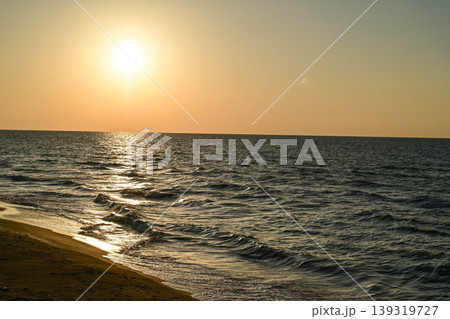 早春の内灘海岸の夕焼け 早春の内灘海岸の夕焼け 139319727