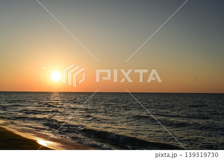 早春の内灘海岸の夕焼け 早春の内灘海岸の夕焼け 139319730