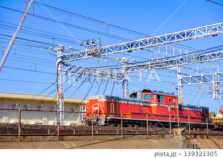 山陽線・垂水駅付近を通過する貨物列車DD511191 山陽線・垂水駅付近を通過する貨物列車DD511191 139321305