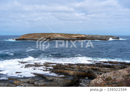 Casuarina Islet seen from Cape Du Couedic, Flinders Chase, Kangaroo Island, Australia 139321594
