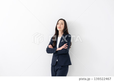 ビジネス　女性	 139322467