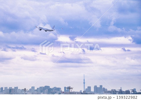 駐機中の飛行機 駐機中の飛行機 139322982