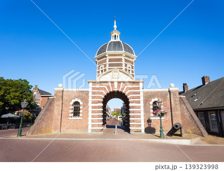 Morspoort city gate at the canal in Leiden, Netherlands Morspoort city gate at the canal in Leiden, Netherlands 139323998