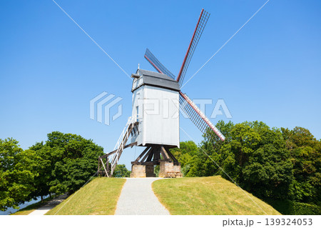 Sint-Janshuismolen windmill in Bruges city centre, Belgium Sint-Janshuismolen windmill in Bruges city centre, Belgium 139324053