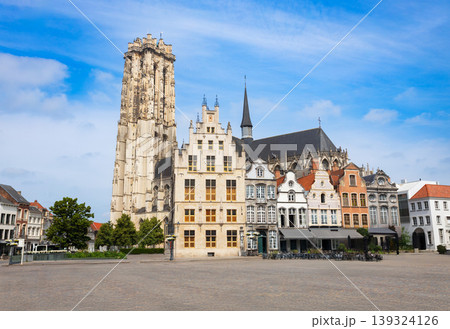 Saint Rumbold Cathedral at Grote Markt square in Mechelen, Belgium Saint Rumbold Cathedral at Grote Markt square in Mechelen, Belgium 139324126