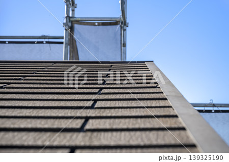 戸建て住宅の古い屋根材　屋根リフォーム前 139325190