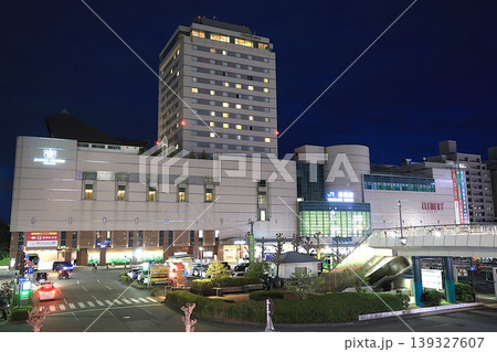【JR四国】夜の徳島駅(高徳線・徳島線・牟岐線) 【JR四国】夜の徳島駅(高徳線・徳島線・牟岐線) 139327607