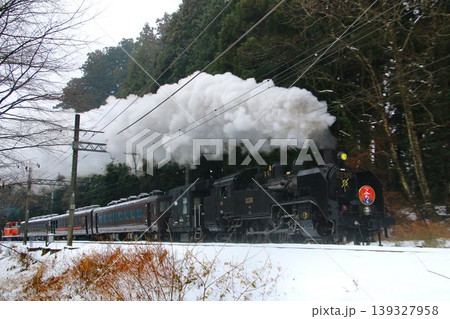 雪化粧の日光路を力走する…【SL大樹】C11325 139327958