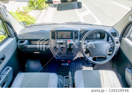 自動車の車内 自動車の車内 139329548