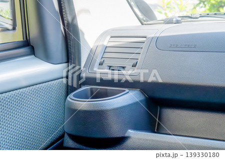 自動車　エアコンの吹き出し口 139330180