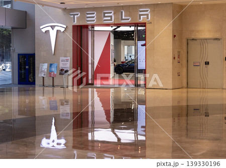 Tesla display room in shopping mall of Futian area, shenzhen. 139330196