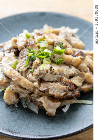 おいしい炭火焼鶏皮ポン酢 139330688