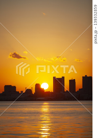 夕日に染まる神戸の夕景 夕日に染まる神戸の夕景 139332859