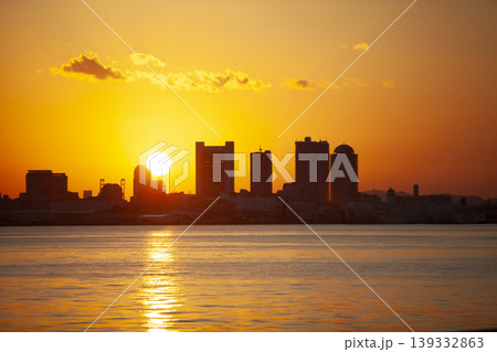 夕日に染まる神戸の夕景 夕日に染まる神戸の夕景 139332863