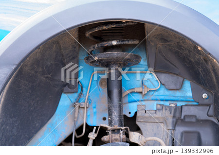 vehicle maintenance, tire replacement, disc brake cleaning, to ensure driver safety and to carry out maintenance 139332996