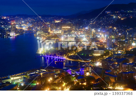長崎の夜景・鍋冠山からの眺望(長崎県・長崎市) 長崎の夜景・鍋冠山からの眺望(長崎県・長崎市) 139337368